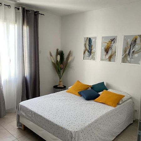 Chambre Avec Salle De Bain Privee Dans Villa Avec Garage Manosque Luaran gambar